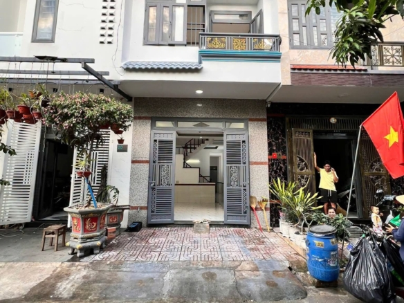 Nhà Đẹp Giá Rẻ – Đối Diện CTY Giày Da Thái Bình